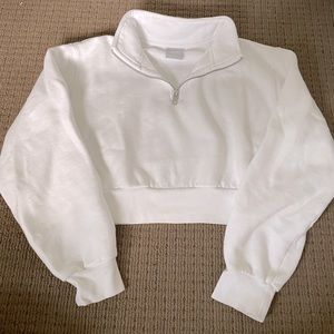 ARITZIA/TNA - White cropped 1/4 zip